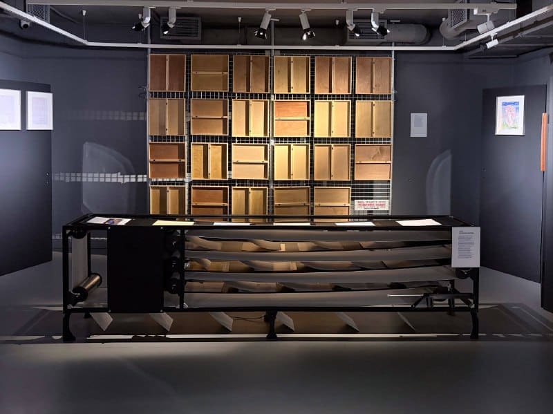 Contemporary, conveyor-belt installation, view 4